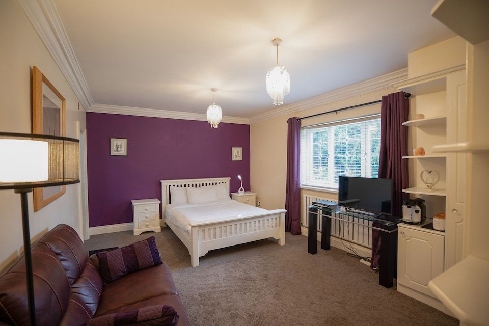 OYO Oakcroft Guest House Manchester Airport