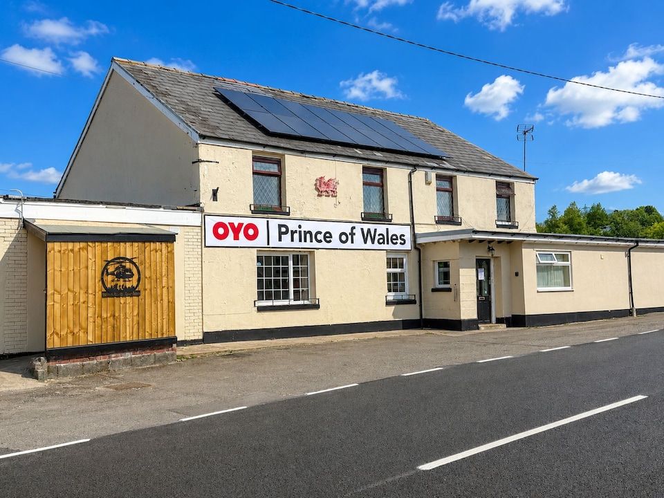 OYO Prince of Wales Country Hotel
