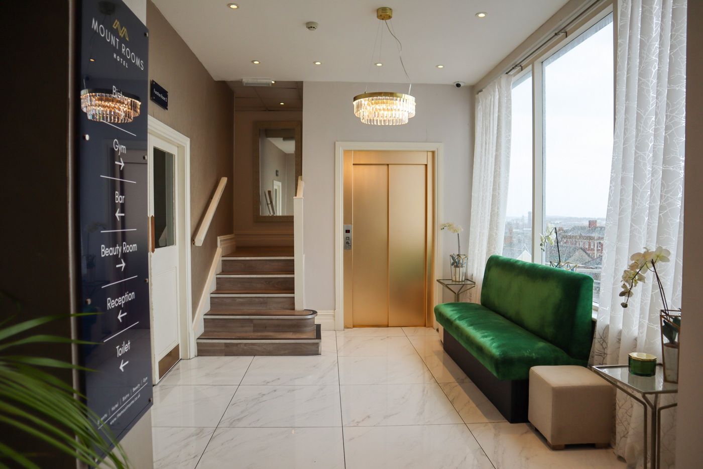 Mount Rooms Hotel