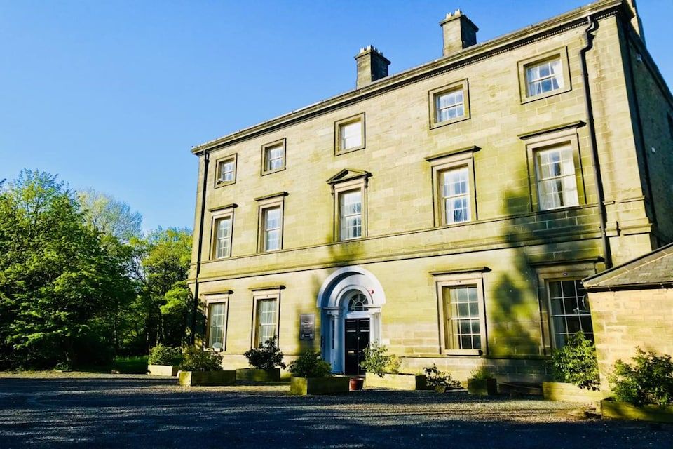 OYO Ellison Hall