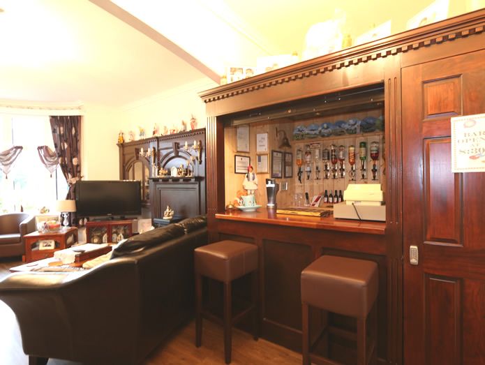 Barons Court Hotel