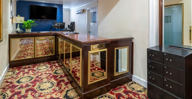Royal Hotel