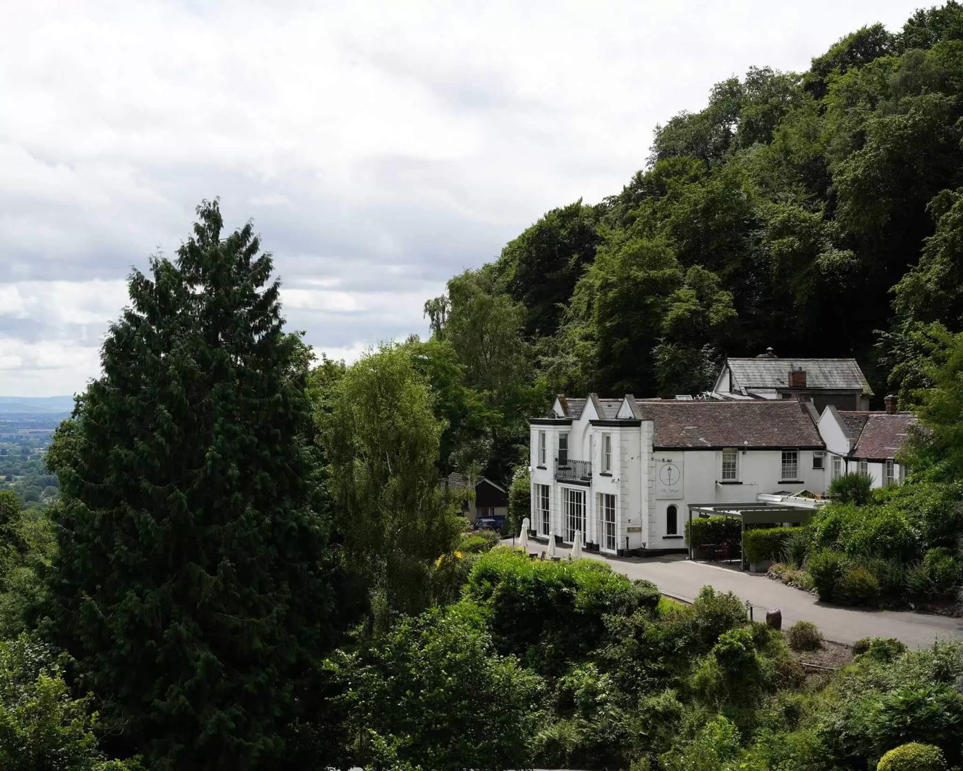 Cottage In The Wood Hotel & Restaurant