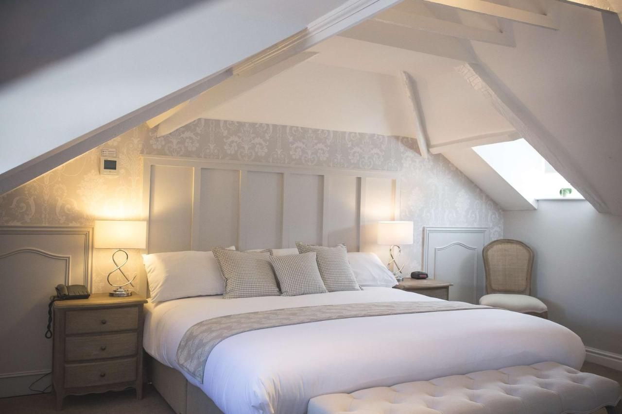 The George Hotel