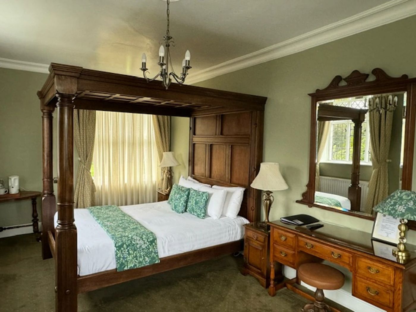 Radnorshire Arms Hotel