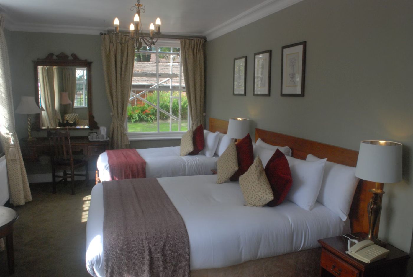 Radnorshire Arms Hotel