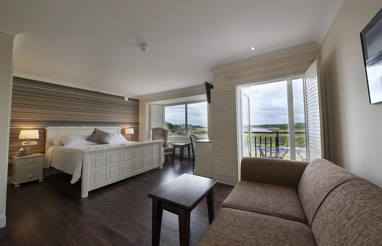 Sea Breeze Lodge Bed and Breakfast