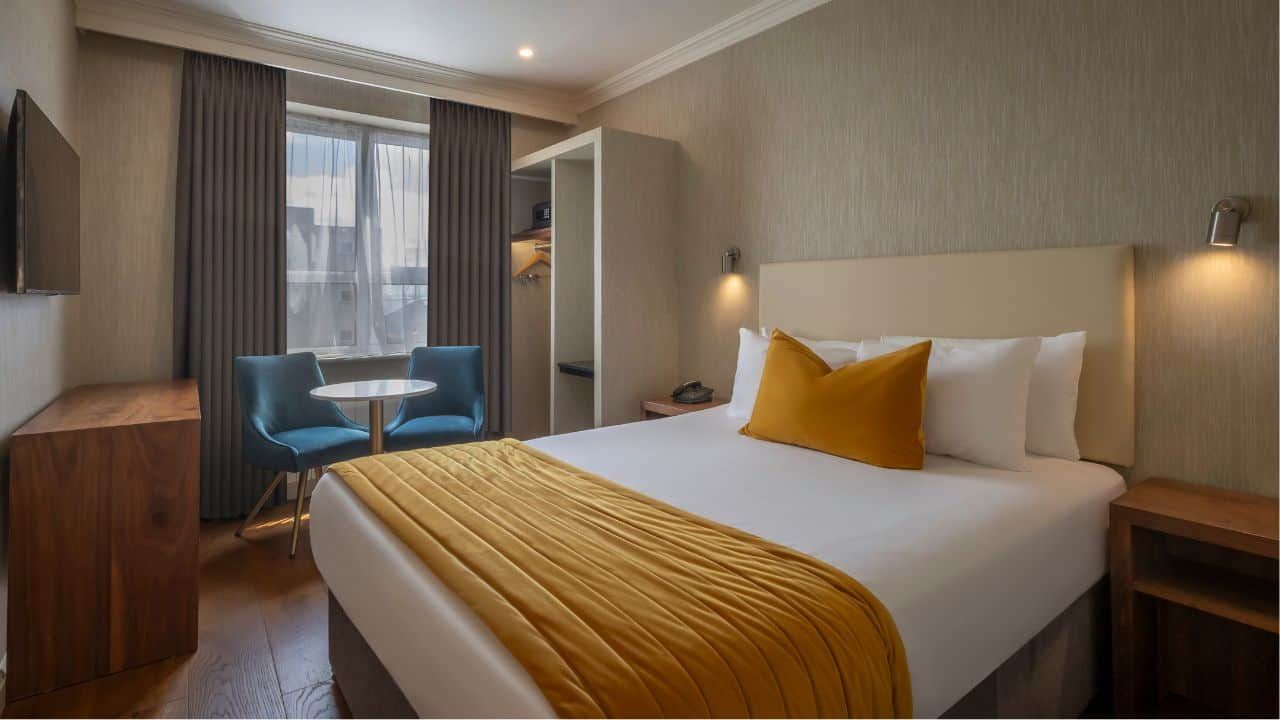 Eyre Square Hotel