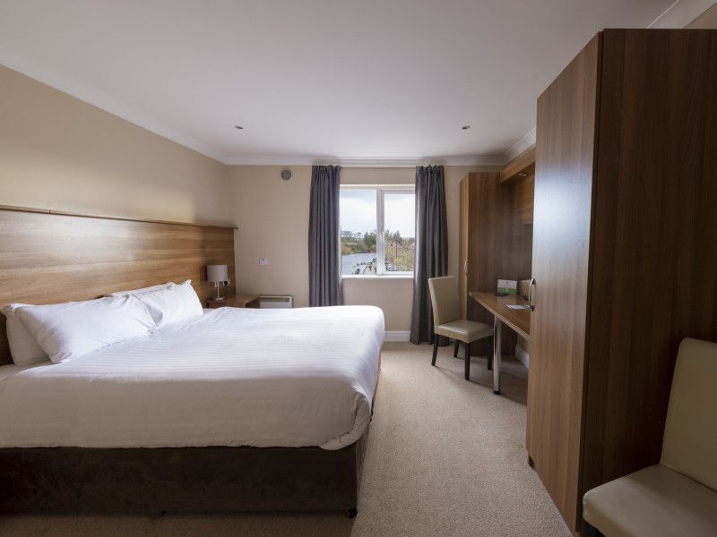 Riverside Hotel