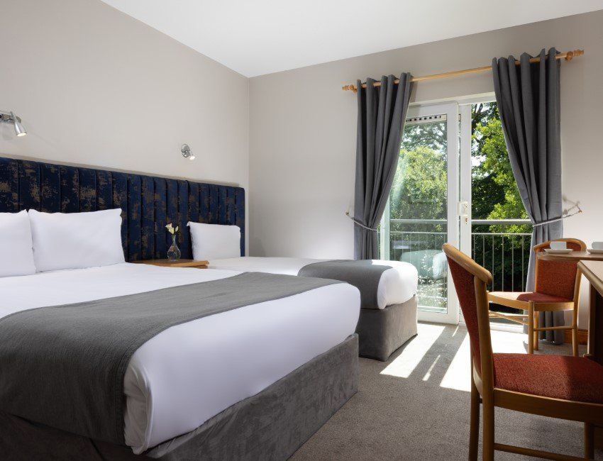 Woodenbridge Hotel & Lodge