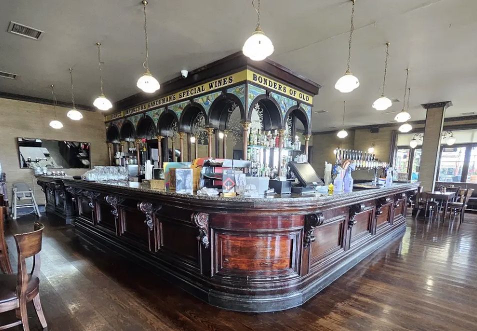Riverbank House Hotel