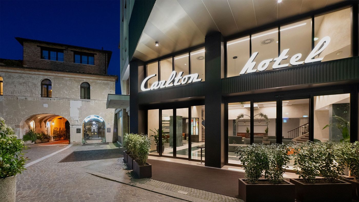 Carlton Hotel