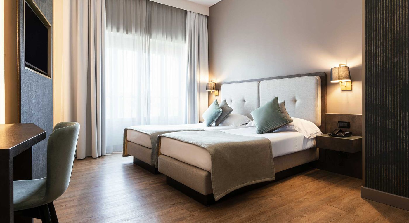 King Mokinba Hotel