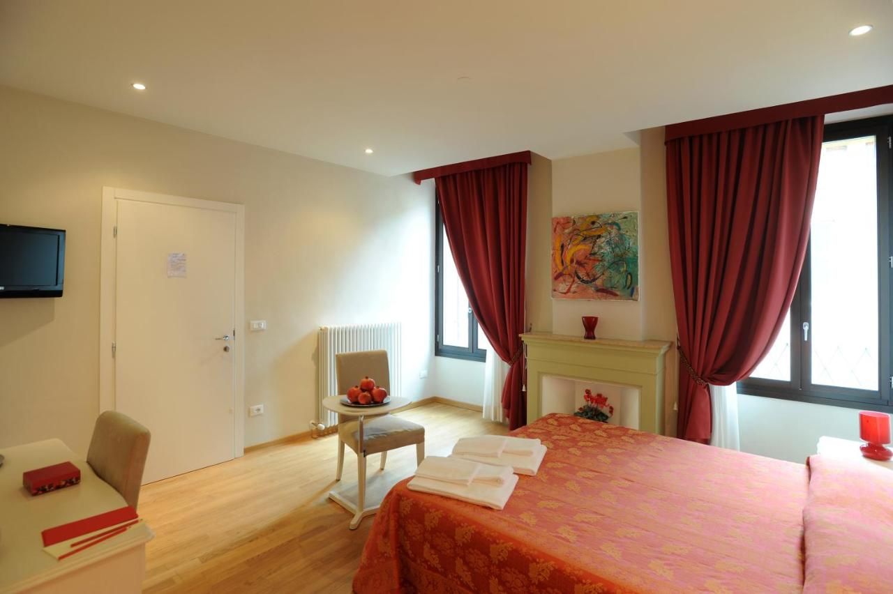 Honey Rooms Ferrara Bed&BReakfast