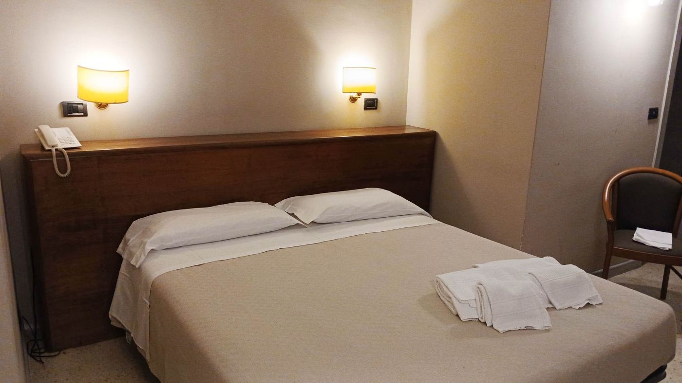 Hotel Iris Crillon