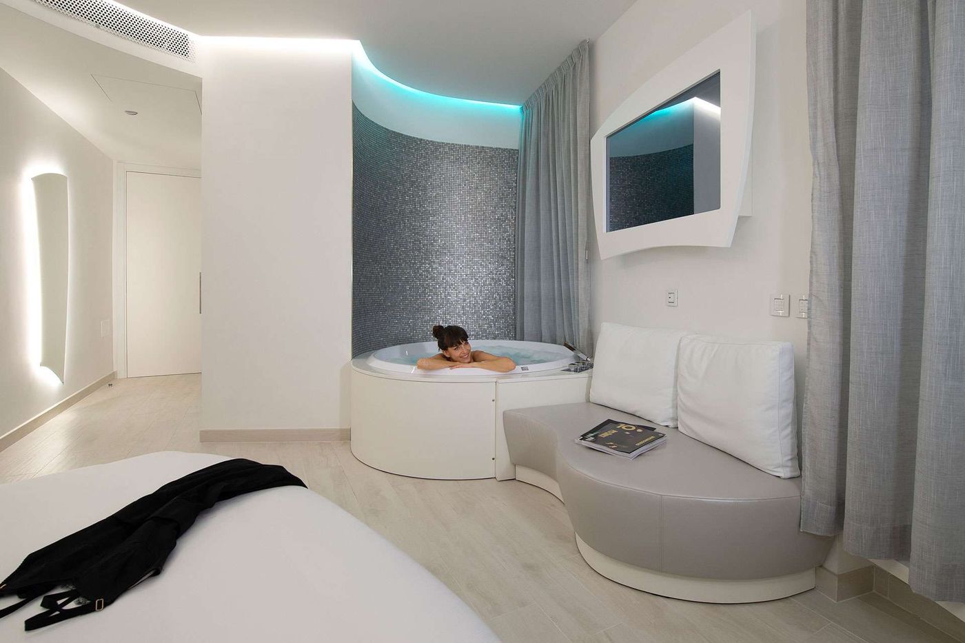 AHD Rooms