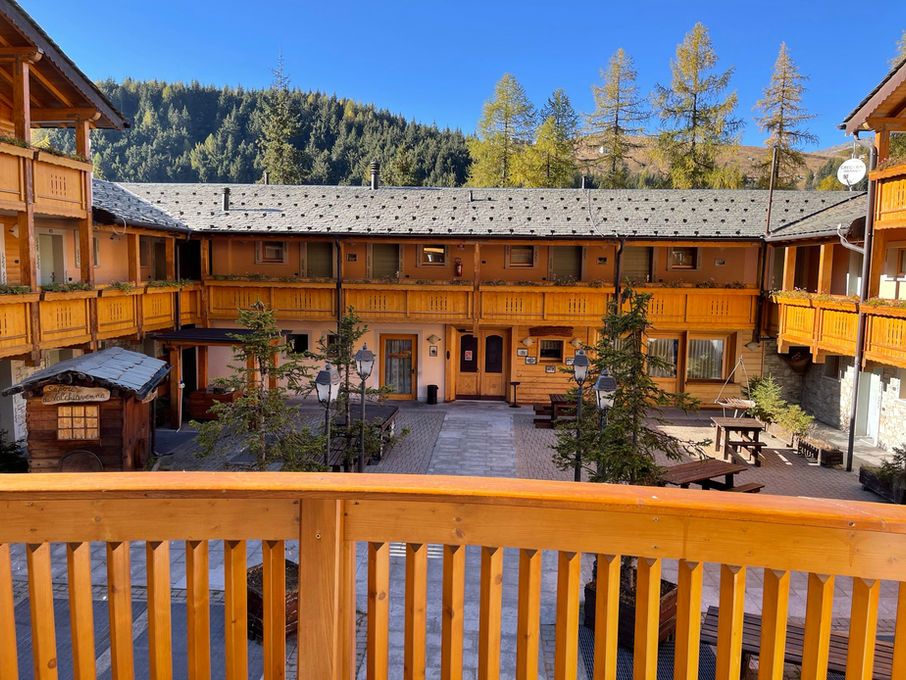 Boscone Suite Hotel