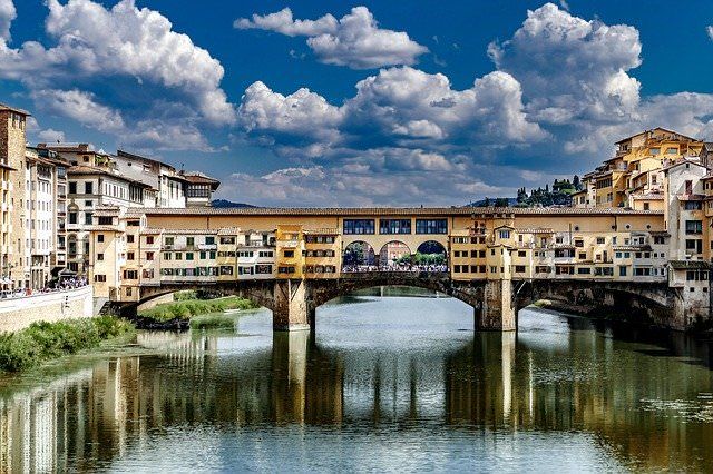 Old Bridge Apartments Florence