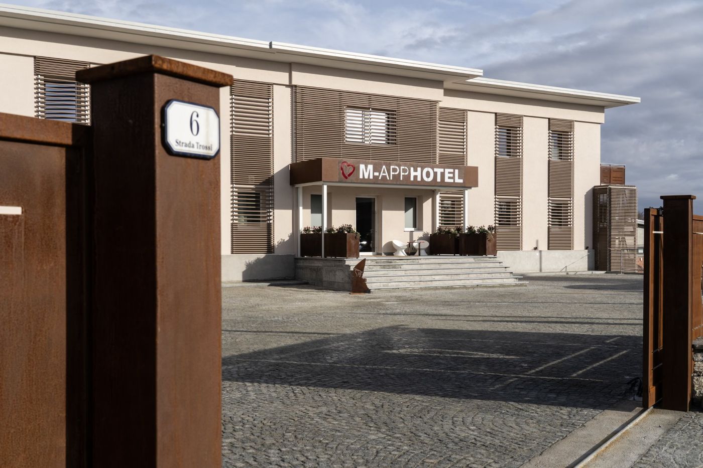 M-AppHotel
