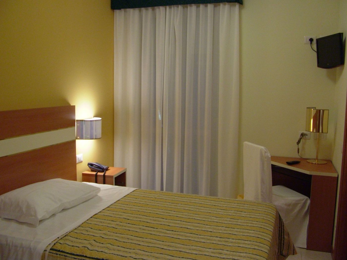 Gf Hotel