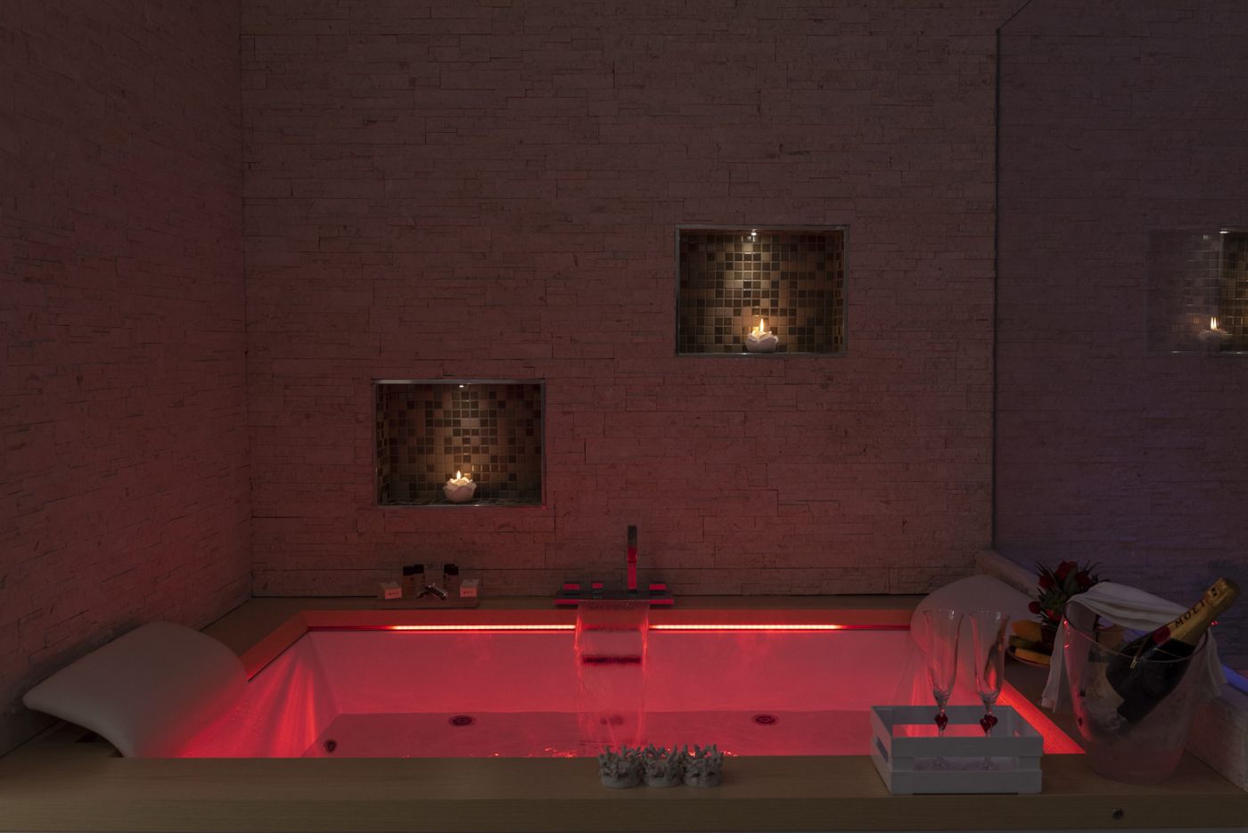 Romantic Suite Monopoli