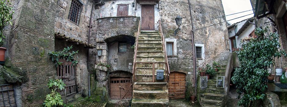 Calcata Casa sulla rupe