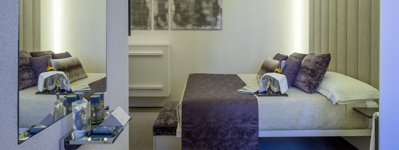 ROOM 230 Luxury Suites