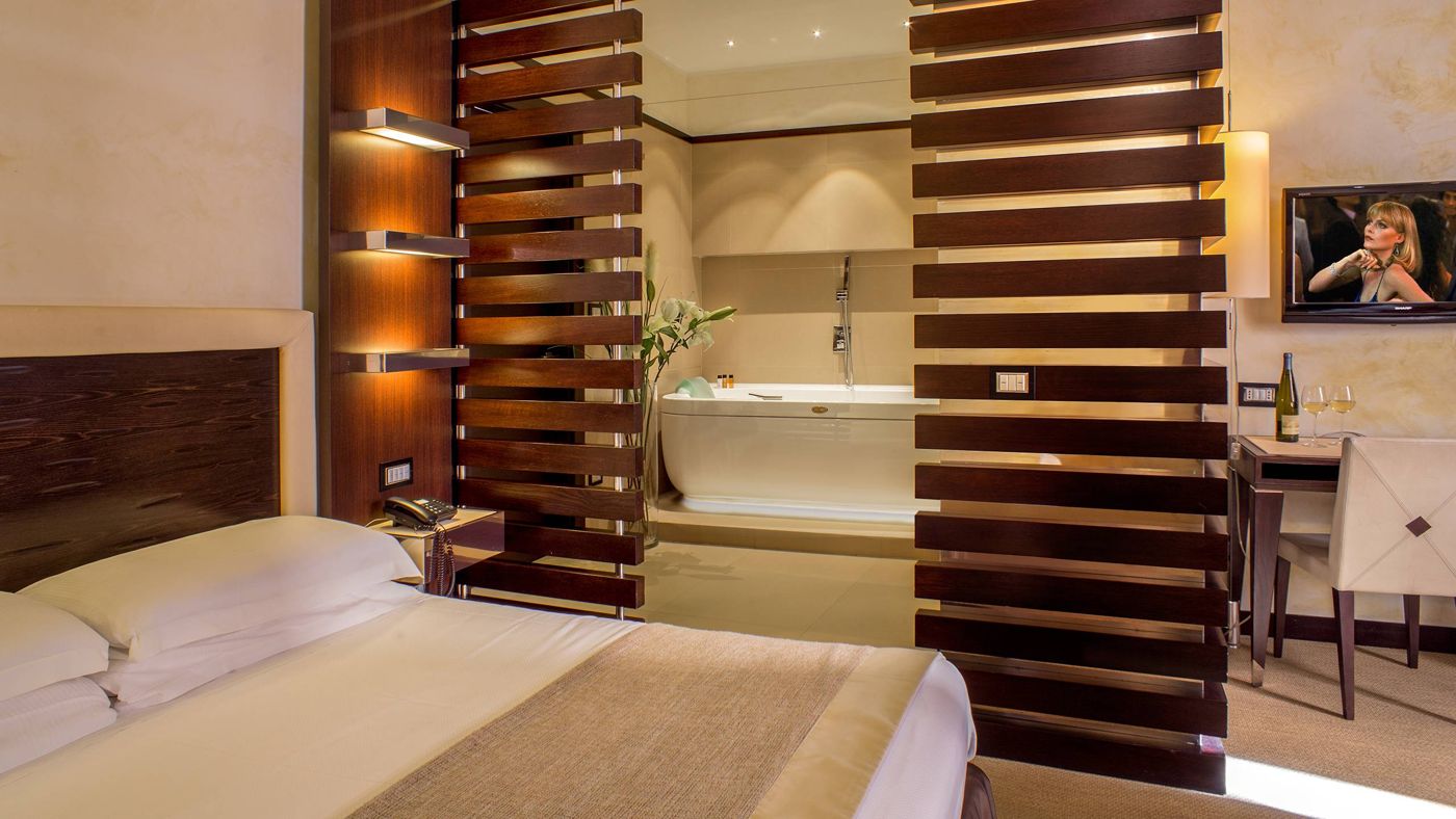Les Fleurs Luxury House
