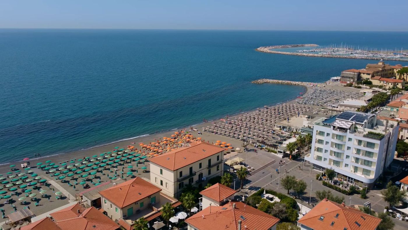 Palace Lido Hotel & Suites