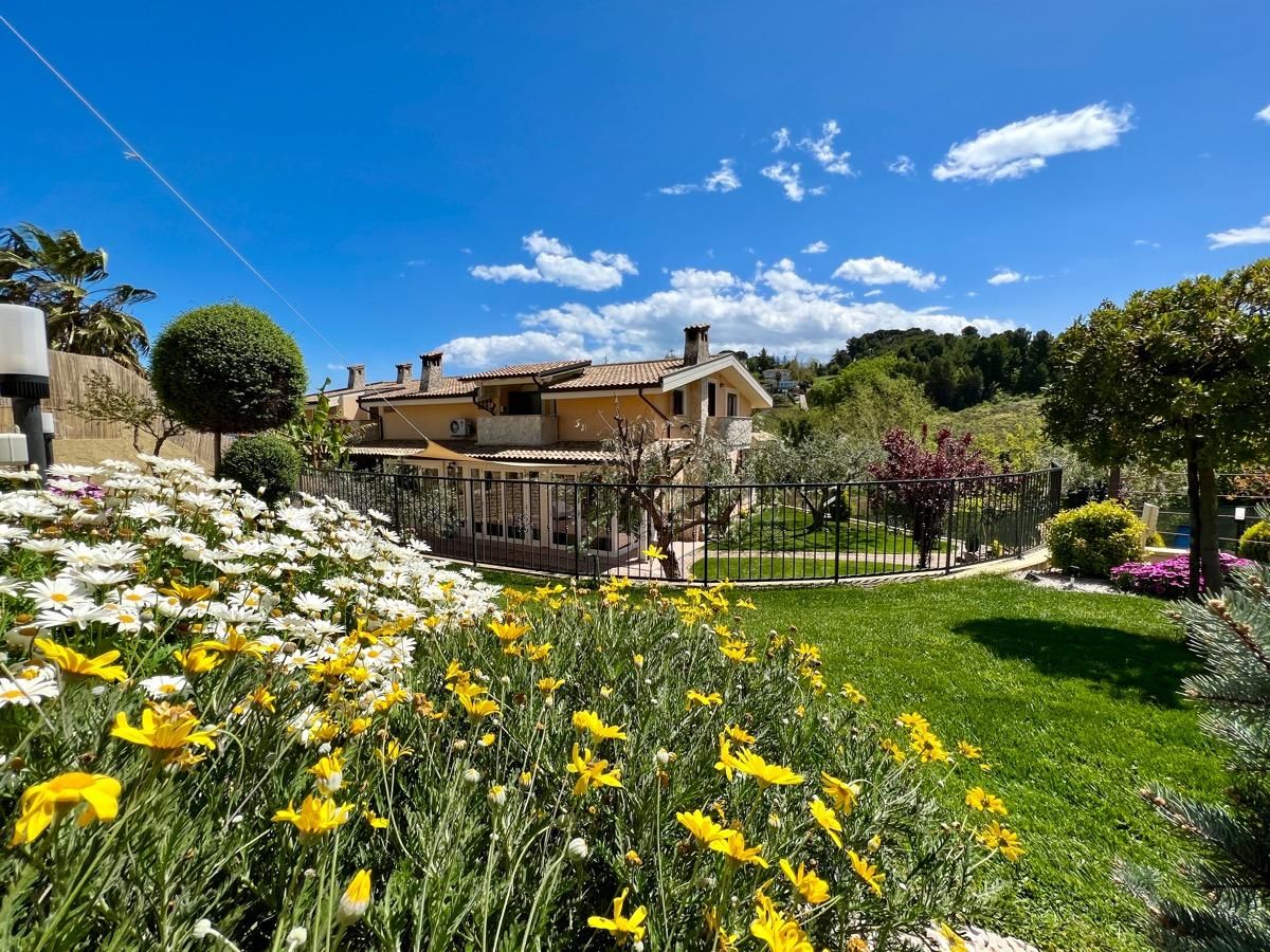 Peperosa in Collina