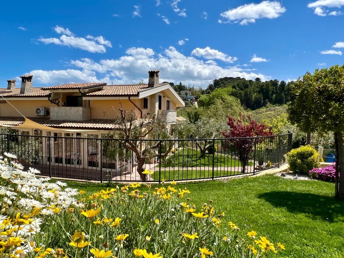Peperosa in Collina