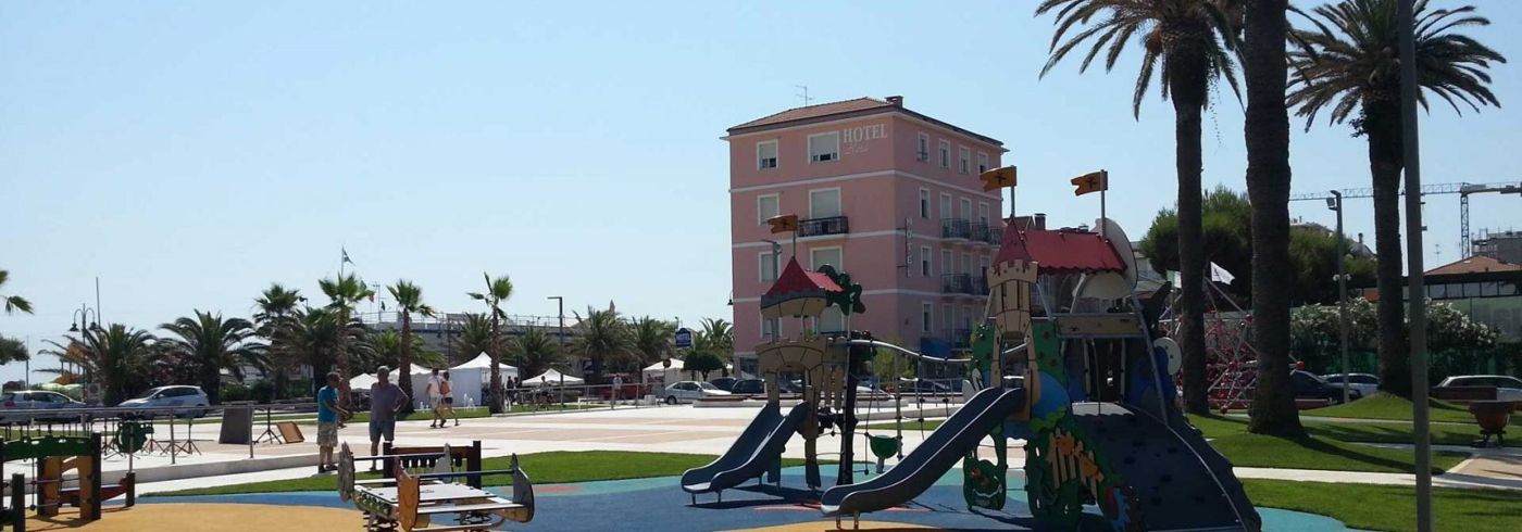 Hotel Rosa Meuble