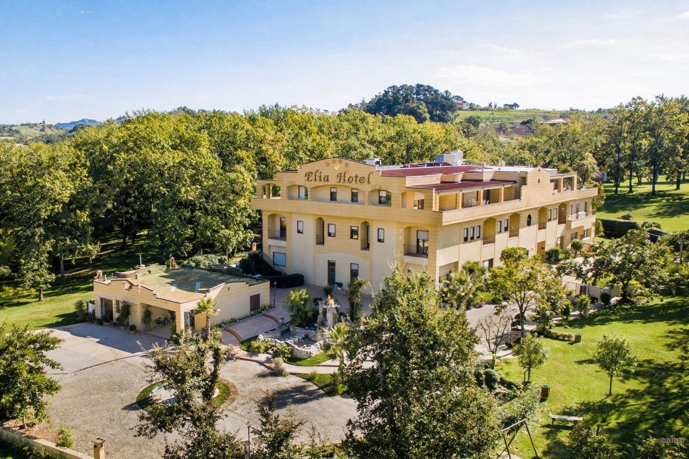 Elia Hotel