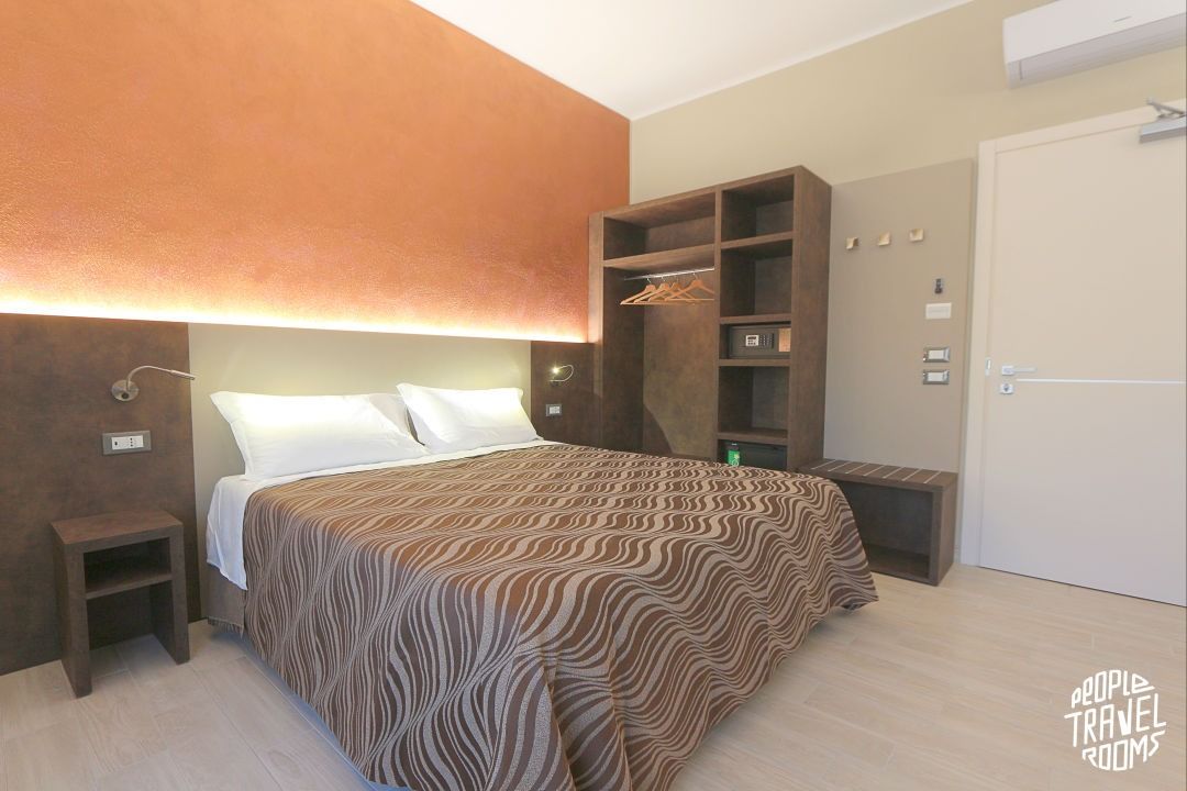 People Travel Rooms