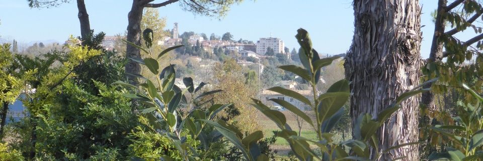 La Valeriana Farm Apartments