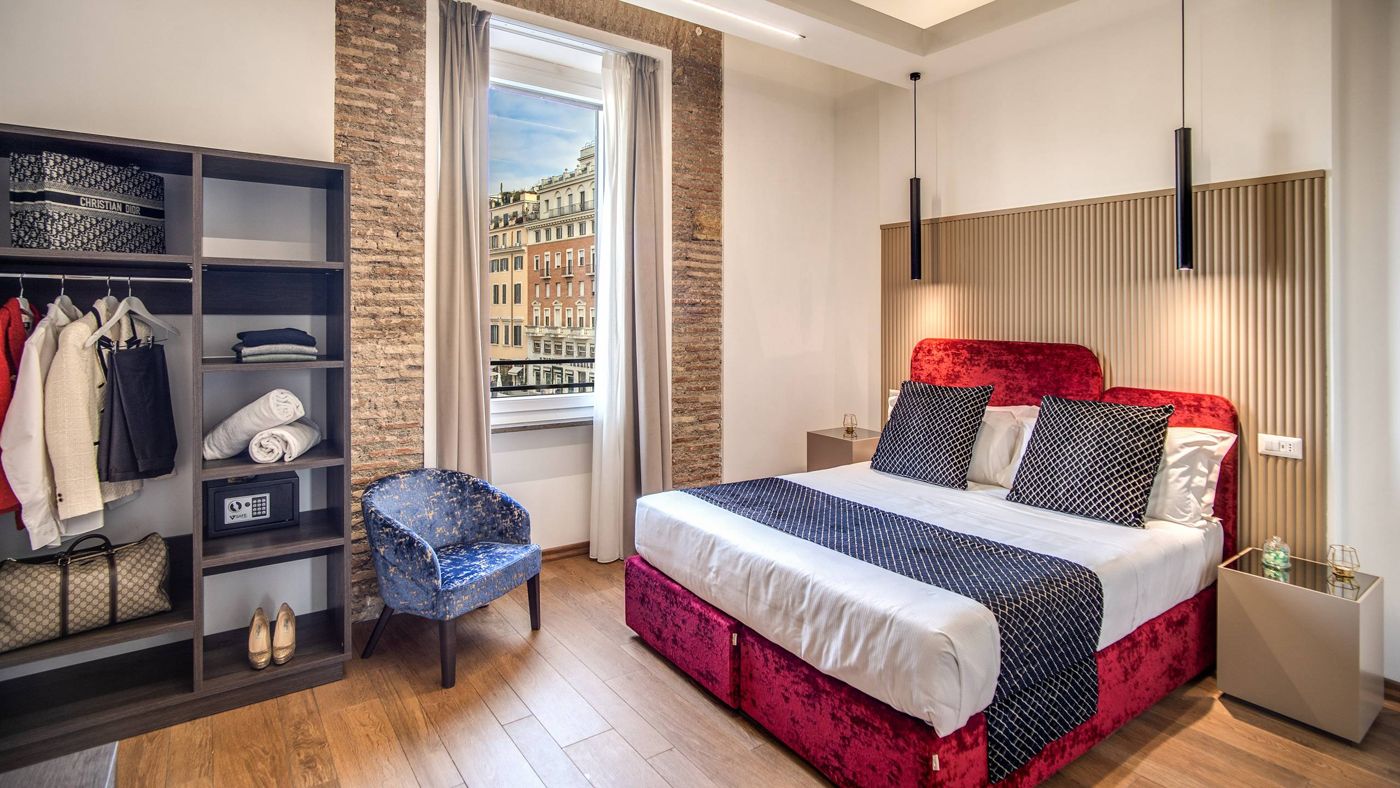 Little Queen Suite