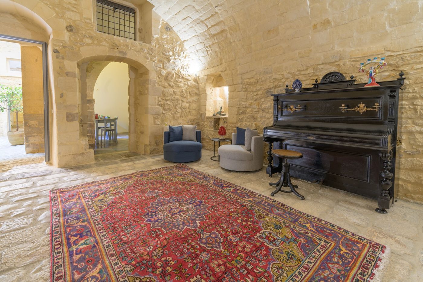 P43 Sicilian Suites