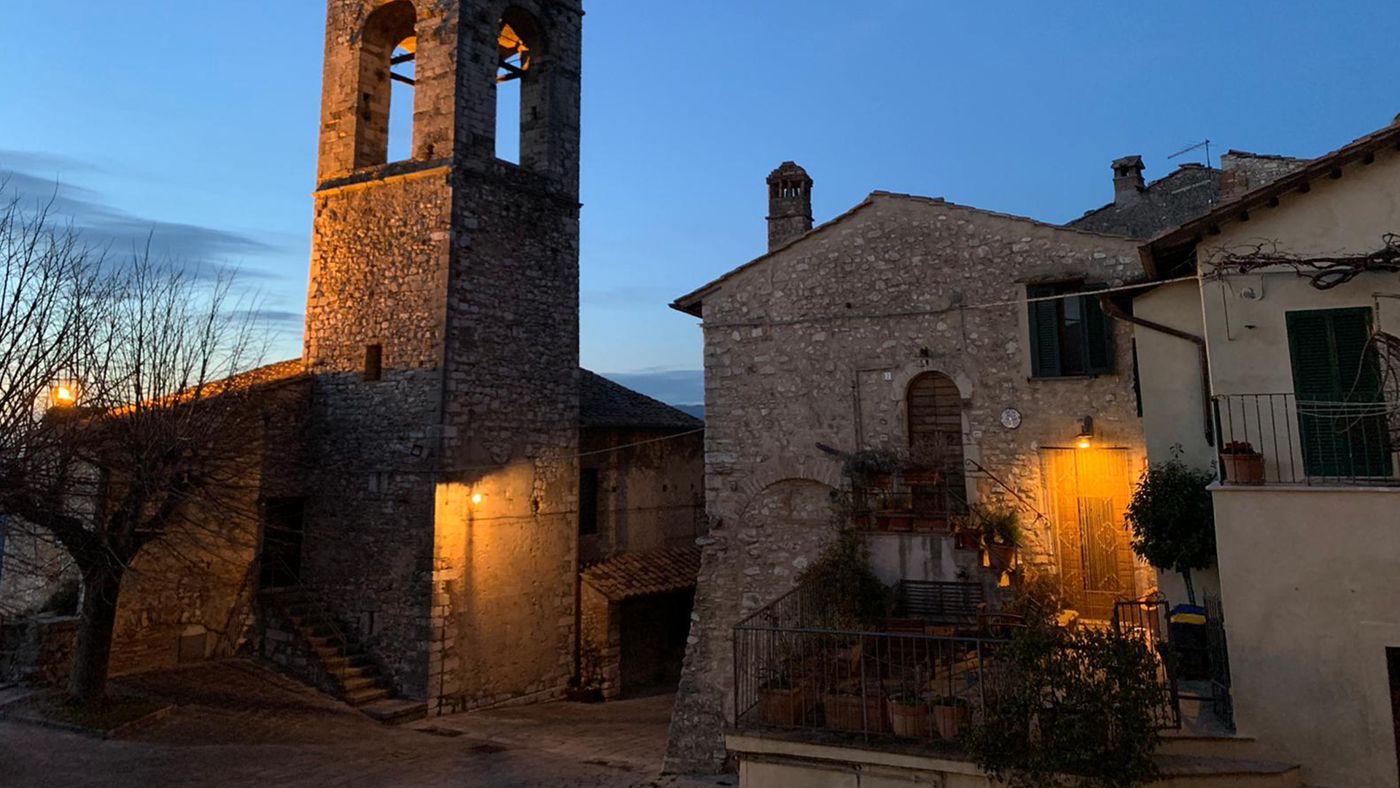 Casa Della Torre Nel Borgo Medievale
