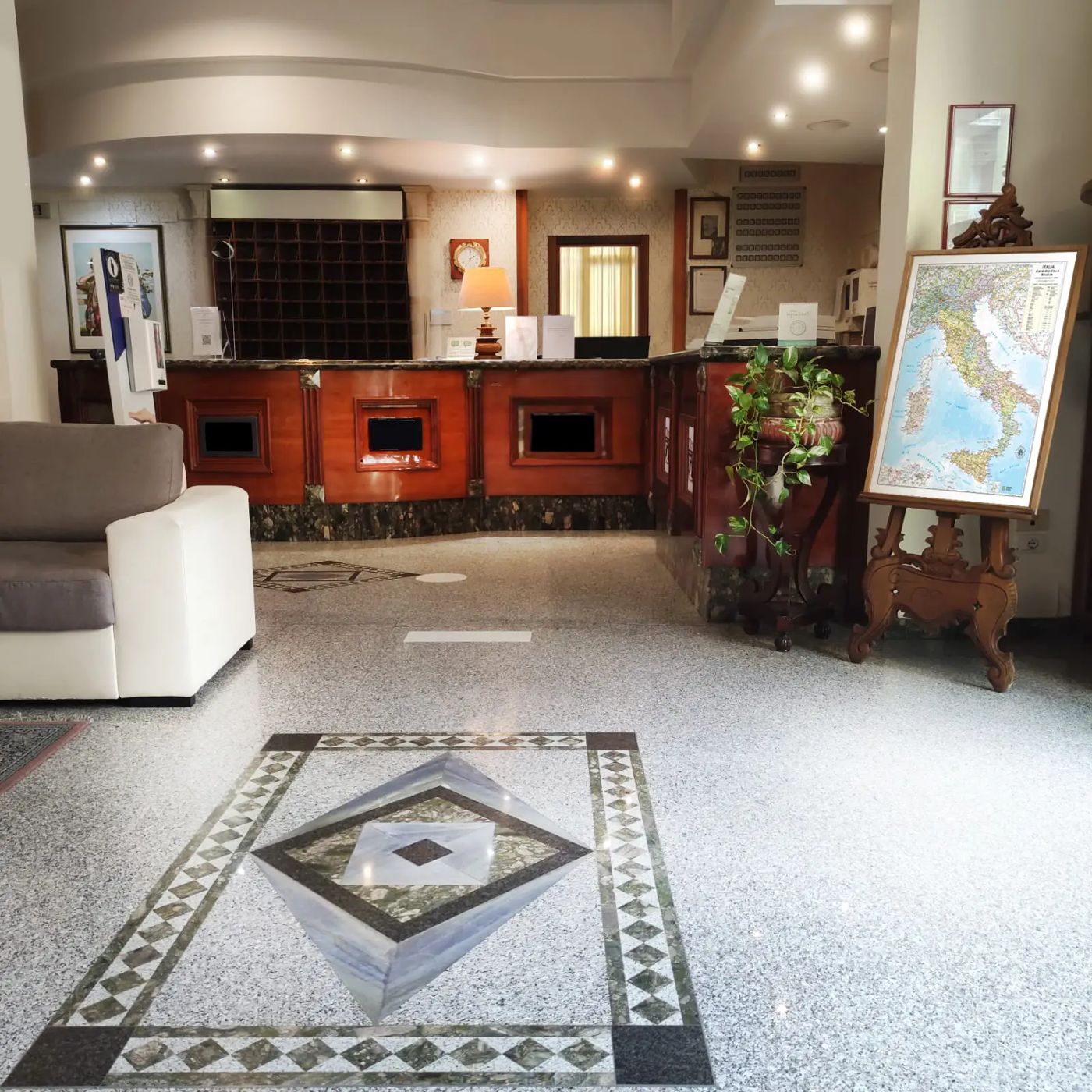 Phi Hotel Ambra