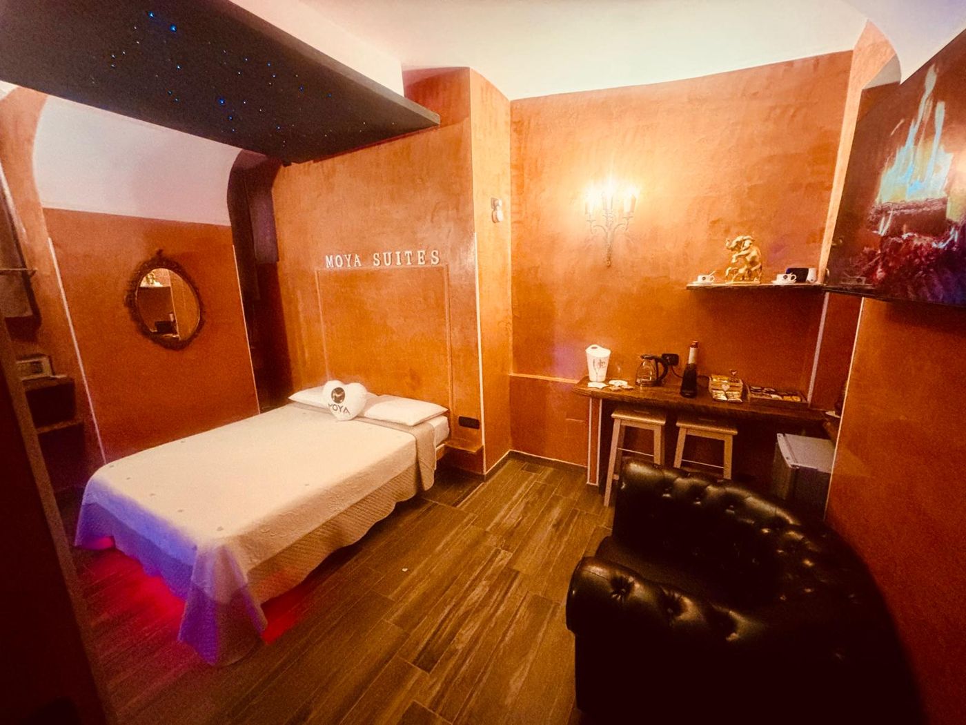 Moya Suites