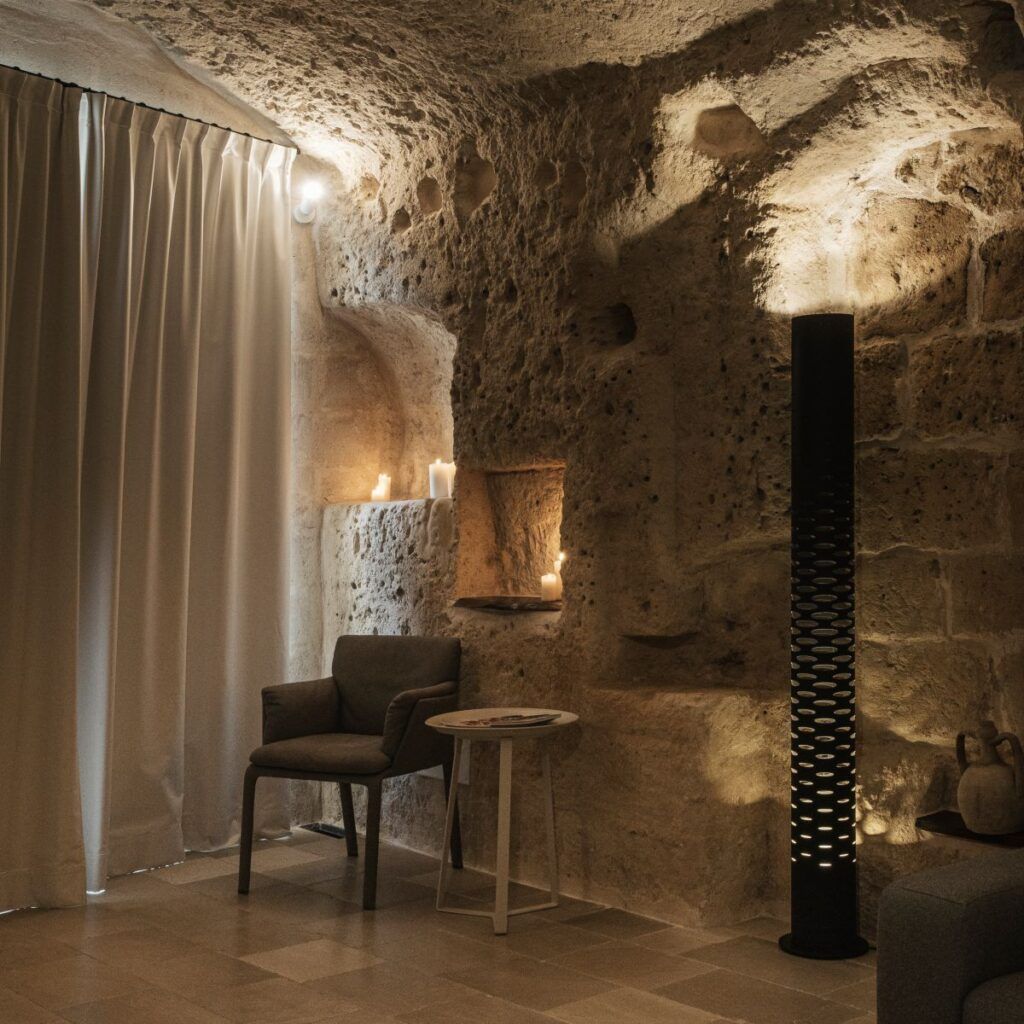 Aque Cave
