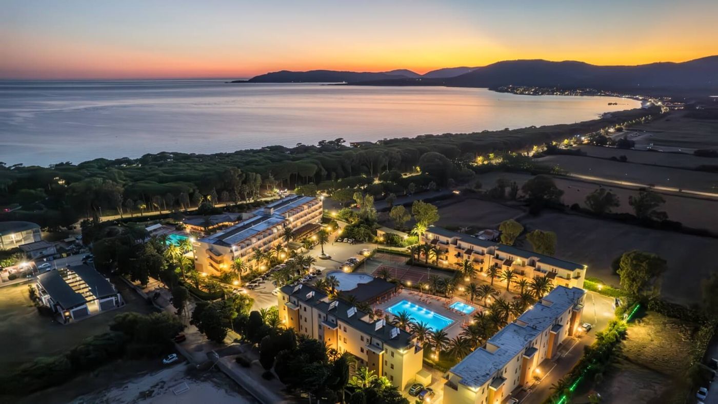 Oasis Hotel & Residence