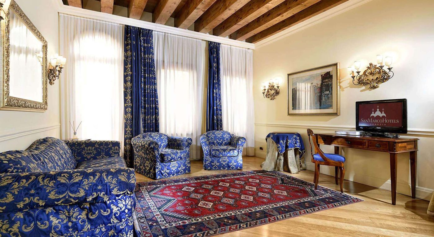 Torre dell'Orologio Suites
