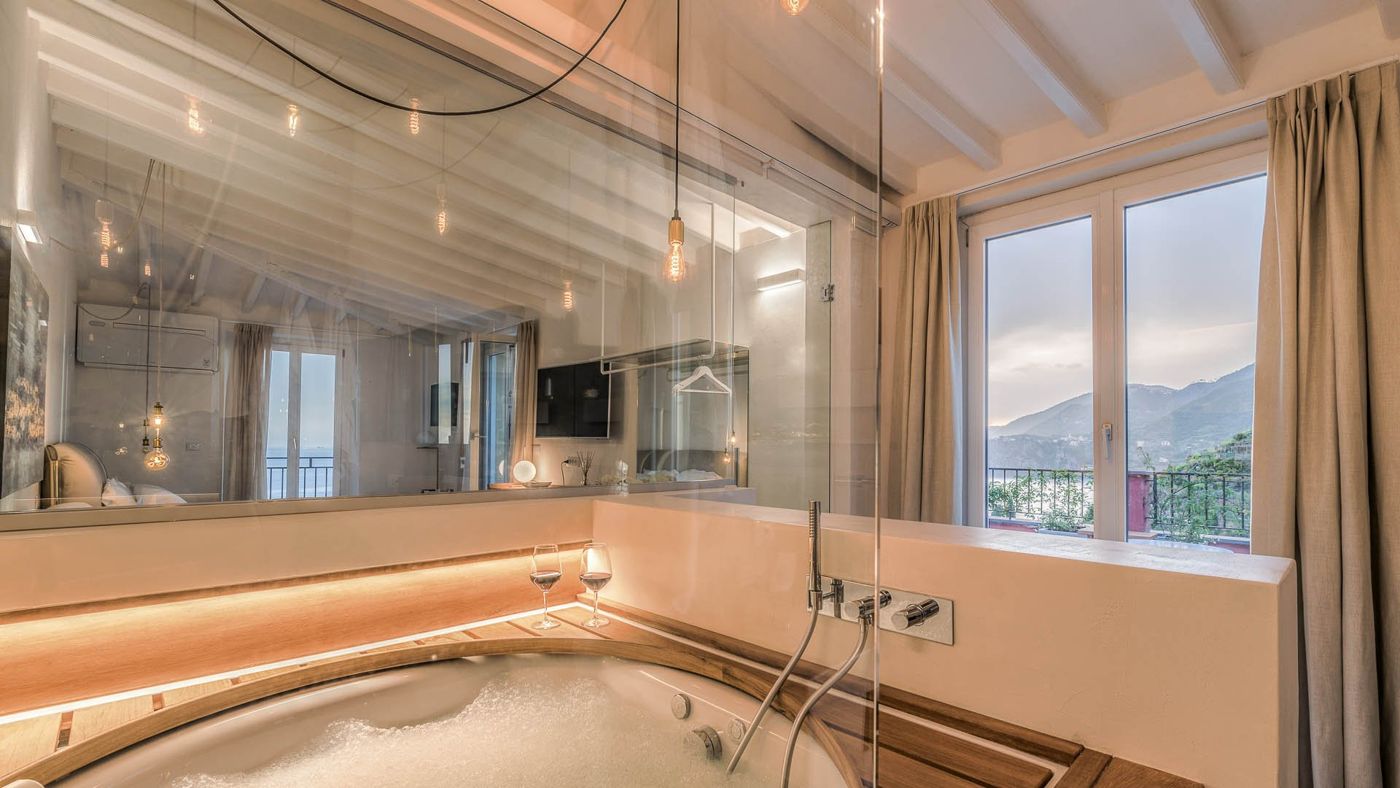 The First Luxury Rooms&Suites