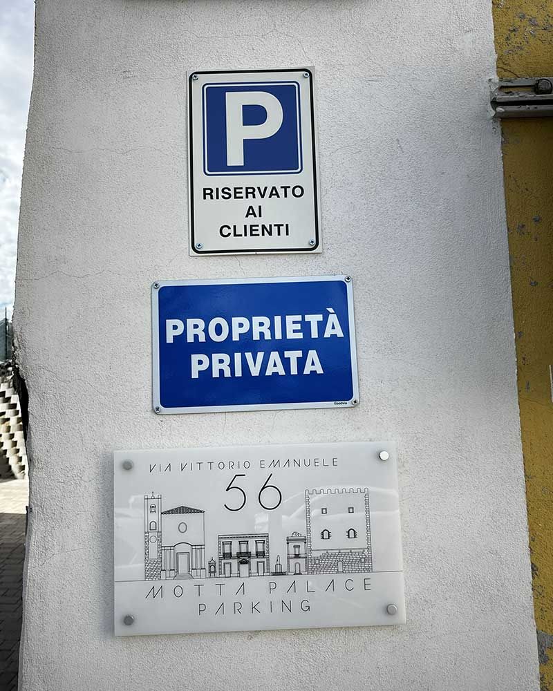 Motta Palace Apartments & Rooms