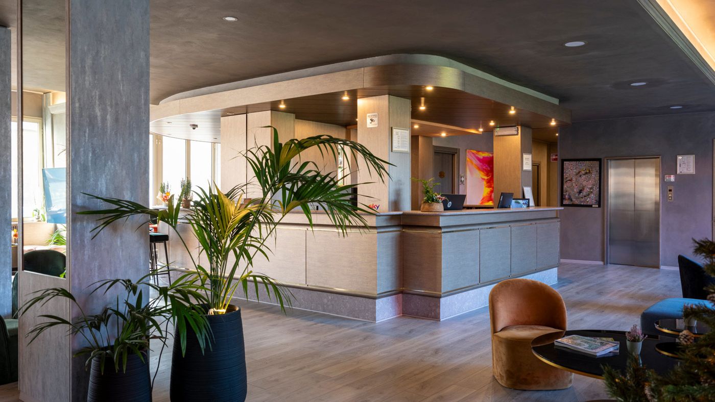 Embassy Park Hotel