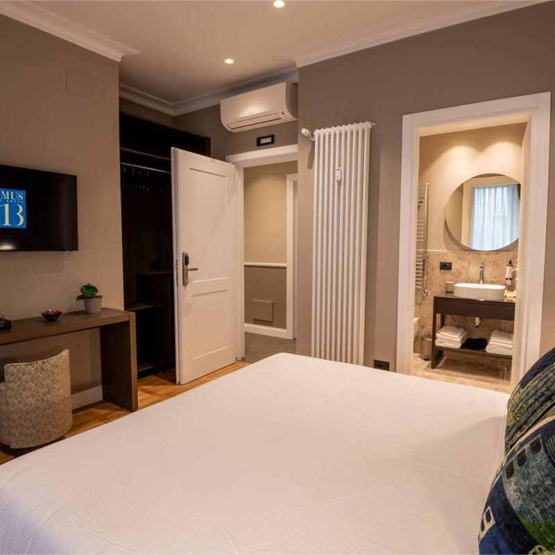 Domus 213 Guest House