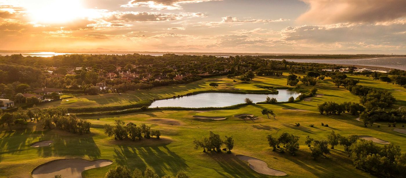 Golf Hotel