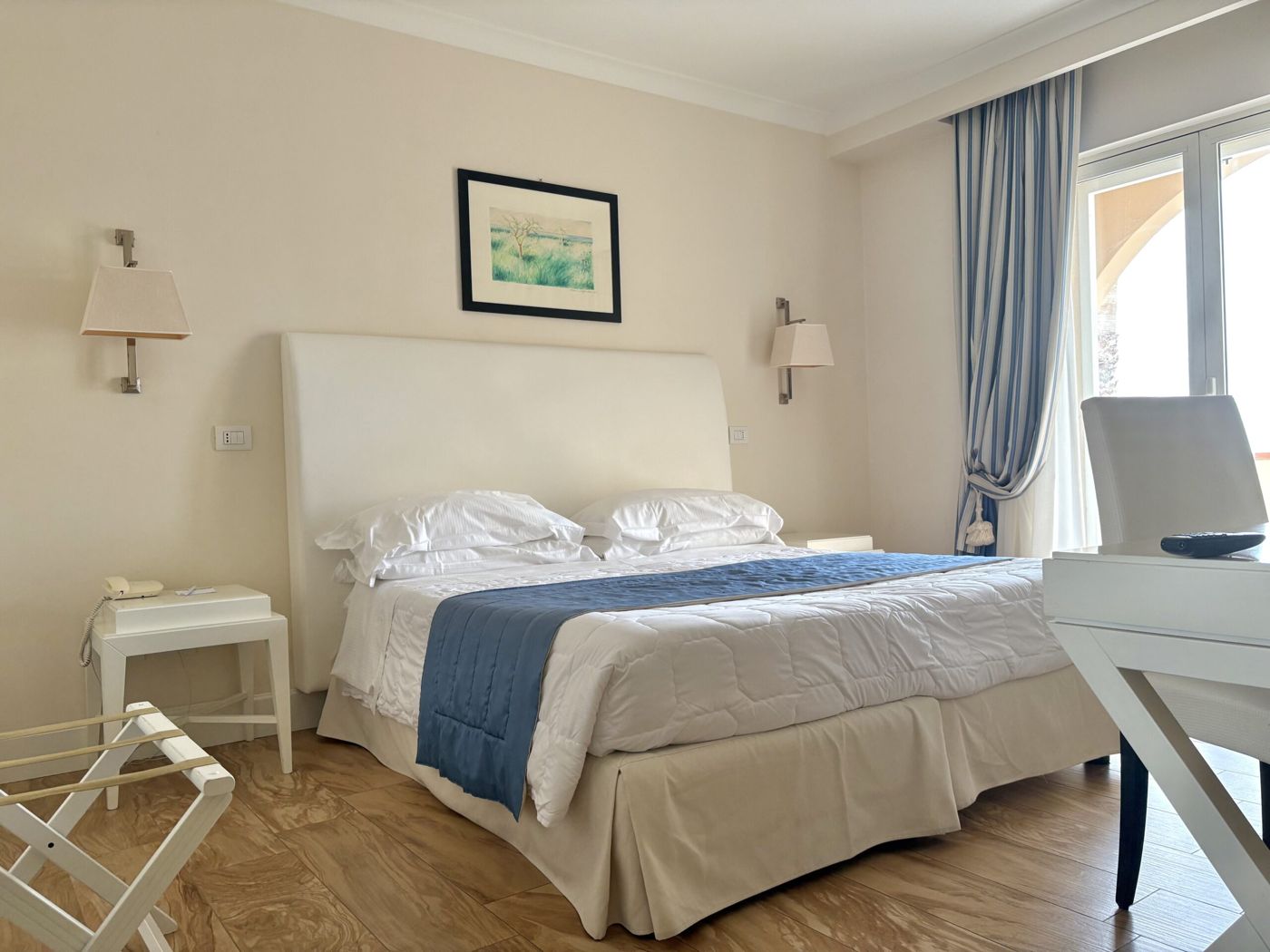 Helios Hotel