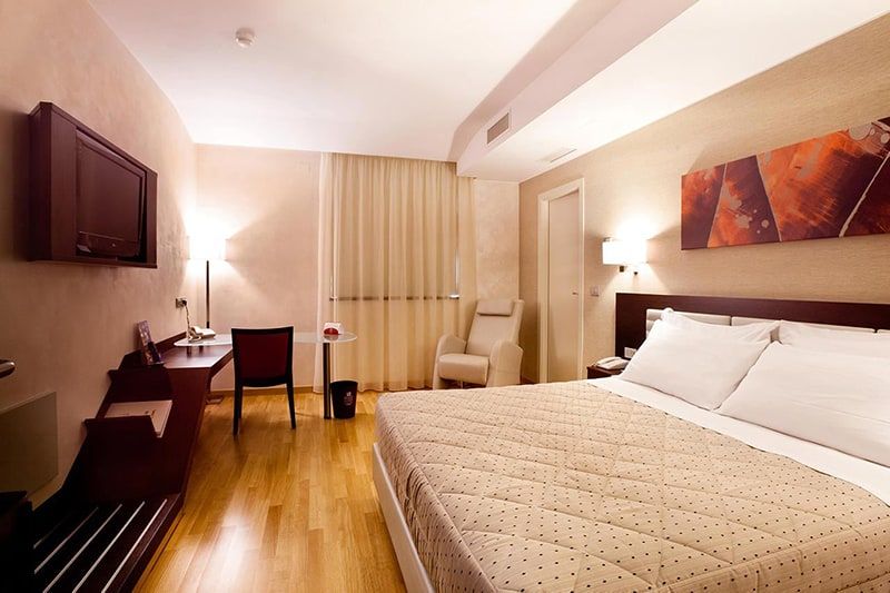 Breaking Hotel